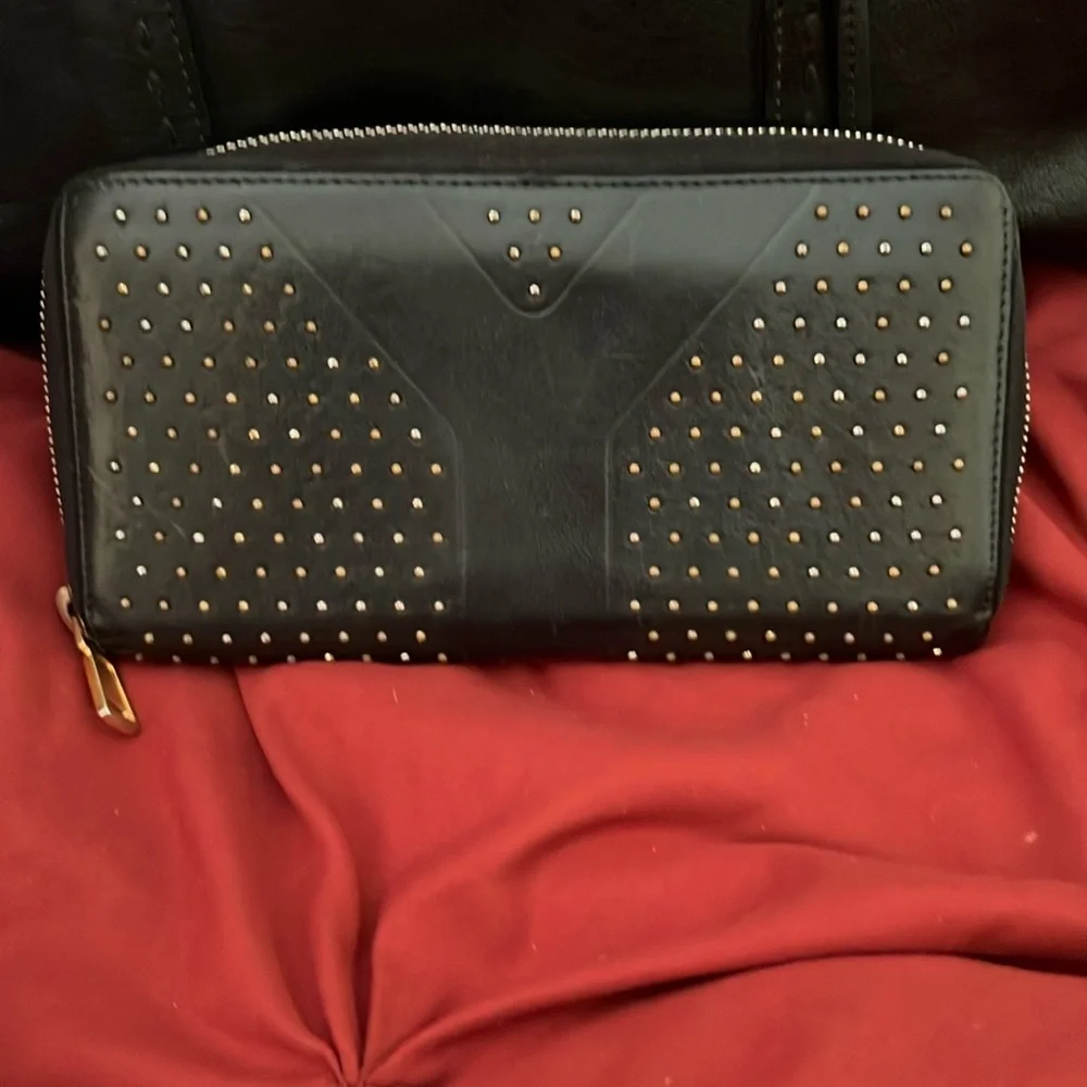 Yves Saint Laurent Black and Gold Satchel with Wallet * PRICE FIRM* - Picture 14 of 16